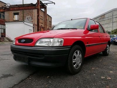 Rot Gebraucht 1993 Ford Escort Limousine | 1.899 €