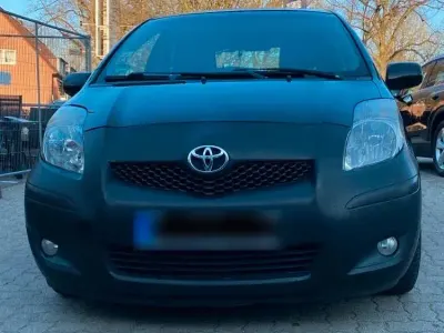 Gebraucht Toyota Yaris 101 PS (74 kW) 2010 Schwarz Kleinwagen