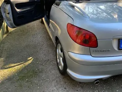 Gebraucht Peugeot 206 CC 2004 Silber Cabrio