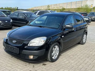 Begagnad Kia Rio EX 97 HK (71 kW) 2008 Svart Sedan