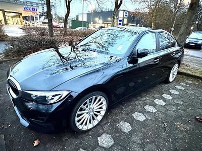 Schwarz Gebraucht 2019 BMW 330e Limousine | 24.700 € (Teuer)