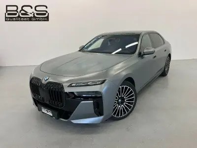 Gebraucht BMW 740 M Sport 286 PS (210 kW) 2026 Grau Limousine