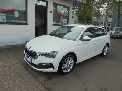 Gebraucht Skoda Scala Style 150 PS (110 kW) 2020 Weiß Kleinwagen