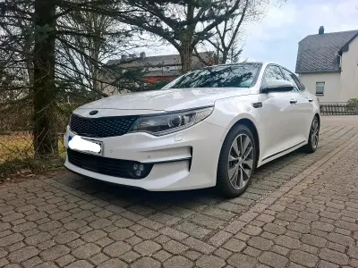 Gebraucht Kia Optima 141 PS (103 kW) 2016 Weiß Limousine