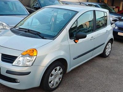 Grau Gebraucht 2005 Renault Modus Dynamique Van / Kleinbus | 2.999 € (Fairer Preis)