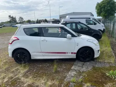 Gebraucht Suzuki Swift Basic 94 PS (69 kW) 2021 Weiß Kleinwagen