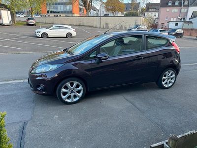 Second-hand Ford Fiesta Trend 97 CP (71 kW) 2009 Roșu Hatchback