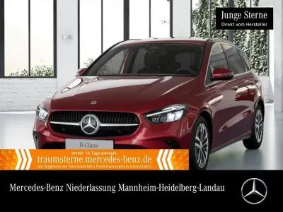 Gebraucht Mercedes B200 Progressive 163 PS (119 kW) 2025 Rot Van / Kleinbus