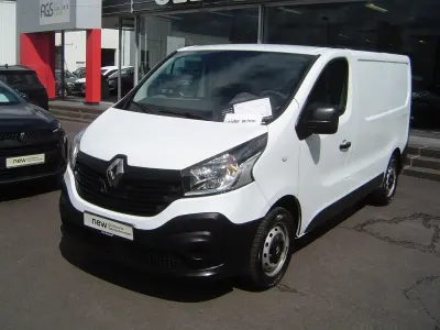Gebraucht Renault Trafic Komfort 95 PS (69 kW) 2018 Gletscherweiss (weiss) Van / Kleinbus