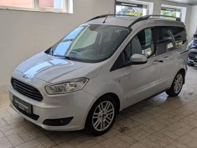 Używany Ford Tourneo Courier Titanium 101 KM (74 kW) 2018 Minivan