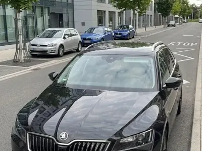 Gebraucht Skoda Superb 150 PS (110 kW) 2015 Schwarz Kombi