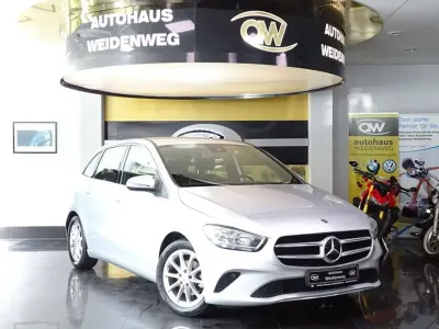 Gebraucht Mercedes B180 Progressive 136 PS (100 kW) 2019 Iridiumsilber metallic Van / Kleinbus