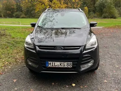 Gebraucht Ford Kuga 163 PS (119 kW) 2014 Schwarz SUV