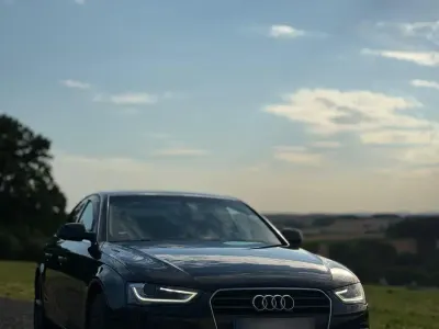 Gebraucht Audi A4 Ambiente 150 PS (110 kW) 2015 Blau Limousine