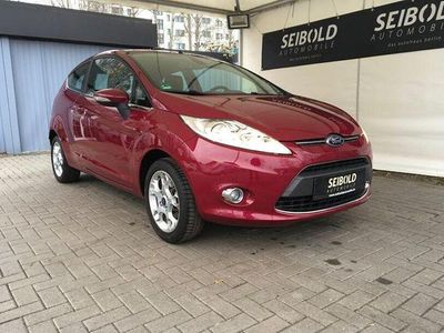 Gebraucht Ford Fiesta Titanium 104 PS (76 kW) 2012 Violett Kleinwagen