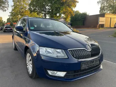 Gebraucht Skoda Octavia Ambition 150 PS (110 kW) 2015 Blau Kombi