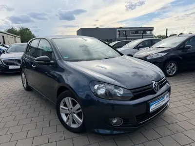Gebraucht VW Golf VII Match 105 PS (77 kW) 2012 Blau Limousine