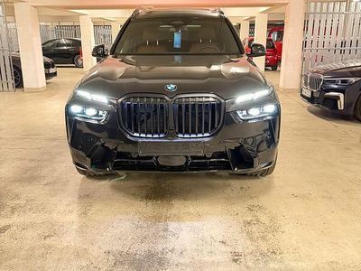 Schwarz Neu 2025 BMW X7 M Sport SUV | 136.731 €