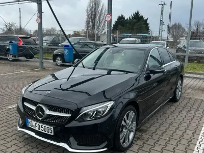 Używany Mercedes C400 333 KM (244 kW) 2017 Czarny Sedan/Limuzyna