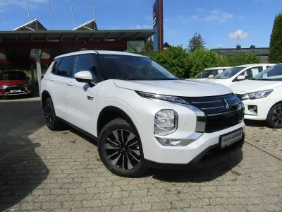 Neu Mitsubishi Outlander P-HEV Diamant Edition 306 PS (225 kW) 2026 Weiß SUV
