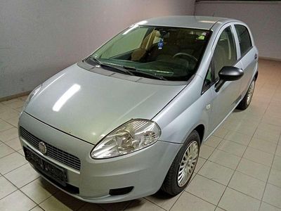 Grau Gebraucht 2008 Fiat Grande Punto Active Kleinwagen | 2.200 € (Fairer Preis)