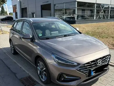Gebraucht Hyundai i30 Trend 160 PS (117 kW) 2024 Braun Limousine