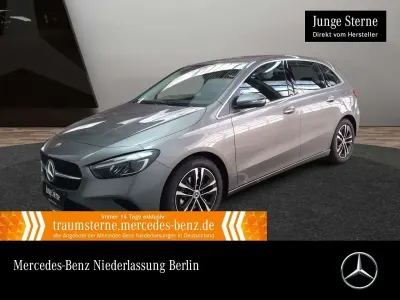 Gebraucht Mercedes B180 Advanced 136 PS (100 kW) 2025 Grau Van / Kleinbus