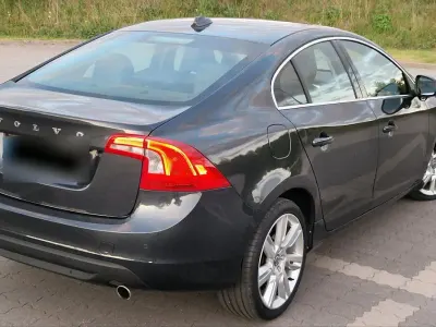 Gebraucht Volvo S60 Summum 215 PS (158 kW) 2012 Grau Limousine