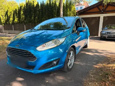 Gebraucht Ford Fiesta Titanium 100 PS (73 kW) 2015 Blau Kleinwagen