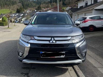 gebraucht Mitsubishi Outlander Outlander2.2 DI-D 4WD Aut. Edition