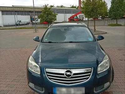 Gebraucht Opel Insignia 160 PS (117 kW) 2011 Blau Kombi