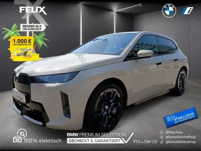 Gebraucht BMW iX M Sport 300 kW (408 PS) 2025 Dune grey metallic SUV