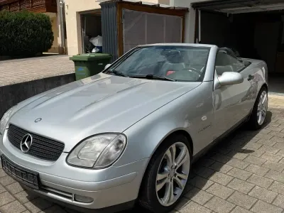 Gebraucht Mercedes SLK230 193 PS (141 kW) 1999 Silber Cabrio