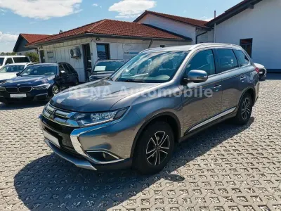 Gebraucht Mitsubishi Outlander Edition 150 PS (110 kW) 2019 Grau SUV