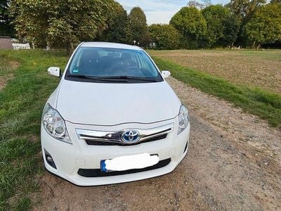 Toyota Auris Hybrid