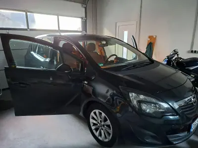 Gebraucht Opel Meriva Selection 120 PS (88 kW) 2013 Schwarz Van / Kleinbus