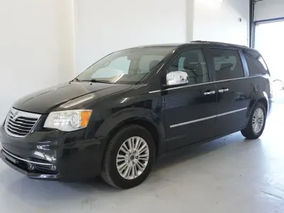 Usata Lancia Voyager 283 CV (208 kW) 2012 Nero Monovolume