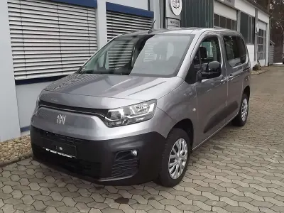 Gebraucht Fiat Doblò 131 PS (96 kW) 2023 Grau Van / Kleinbus