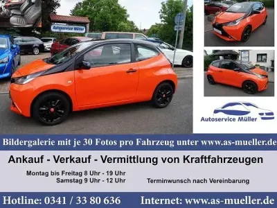 Gebraucht Toyota Aygo 69 PS (50 kW) 2015 Orange Kleinwagen