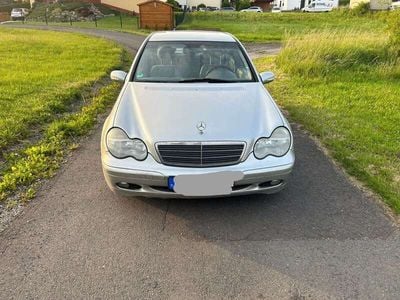 Mercedes C200