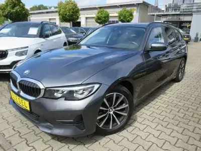 Gebraucht BMW 320 Sport Line 190 PS (139 kW) 2020 Grau Kombi