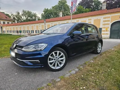 Używany VW Golf VII Highline 150 KM (110 kW) 2019 Niebieski Sedan/Limuzyna