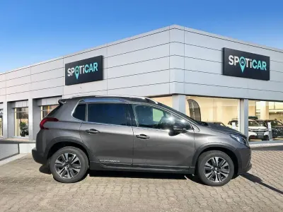 Gebraucht Peugeot 2008 Allure 131 PS (96 kW) 2019 Grau SUV