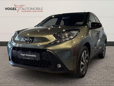 Gebraucht Toyota Aygo X Basis 72 PS (52 kW) 2023 Cardamon green metallic/ night sky black SUV