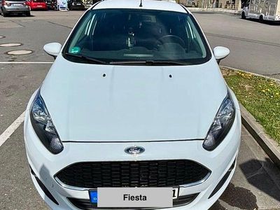 Usata Ford Fiesta Trend 101 CV (74 kW) 2017 Bianco Utilitaria