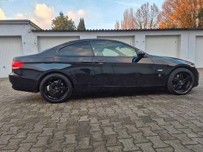 Schwarz Gebraucht 2008 BMW 320 Comfort Edition Coupé | 4.440 €