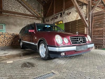 Second-hand Mercedes A210 Avantgarde 136 CP (100 kW) 1997 Roșu Break