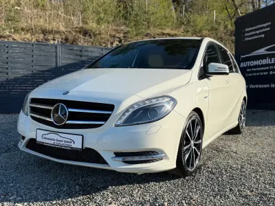 Gebraucht Mercedes B180 AMG Edition 1 122 PS (89 kW) 2012 Weiß Van / Kleinbus