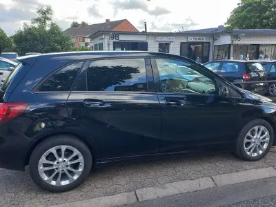 Gebraucht Mercedes B180 109 PS (80 kW) 2017 Schwarz Van / Kleinbus