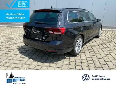 Gebraucht VW Passat Sport 150 PS (110 kW) 2023 Schwarz Kombi